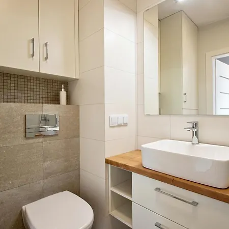 Modern, Two Bedroom, Shipyard View By Grand Apartment